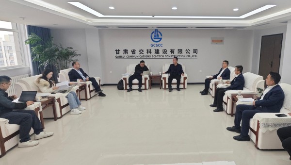 3月27日，顺丰集团一行到甘肃省交科建设有限公司考察调研，双方就各自发展优势、未来合作领域与方向、促进国企民企协同发展等方面进行了深入座谈交流。